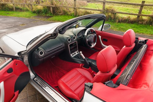2001 Mazda MX5 Mk2 Jasper Conran Platinum Edition No. 9 of 100 till salu (bild 52 av 134)