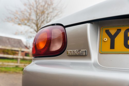 2001 Mazda MX5 Mk2 Jasper Conran Platinum Edition No. 9 of 100 till salu (bild 90 av 134)