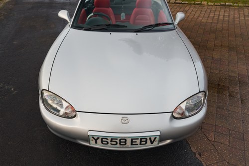 2001 Mazda MX5 Mk2 Jasper Conran Platinum Edition No. 9 of 100 till salu (bild 104 av 134)