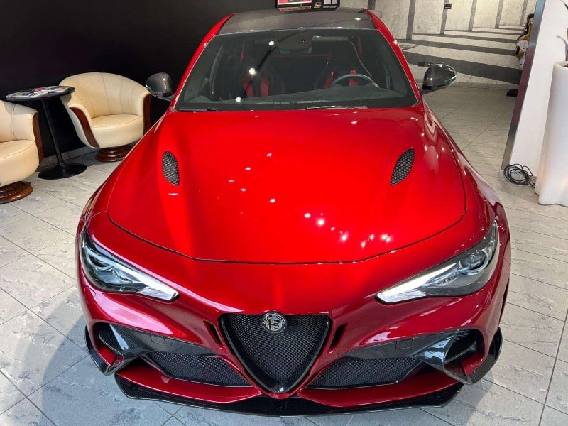 2024 Alfa Romeo Giulia - 2 2024 Alfa Romeo Giulia - 2