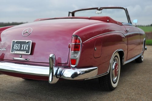 1960 Mercedes-Benz 220SE Cabriolet à venda (imagem 65 de 128)