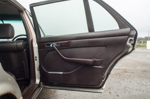 1986 Mercedes-Benz W126 500SEL till salu (bild 20 av 130)