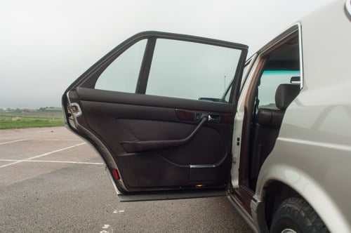 1986 Mercedes-Benz W126 500SEL till salu (bild 22 av 130)