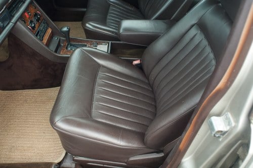 1986 Mercedes-Benz W126 500SEL till salu (bild 30 av 130)