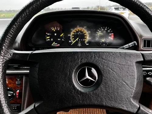 1986 Mercedes-Benz W126 500SEL till salu (bild 48 av 130)