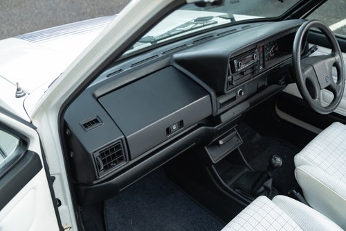 1988 Volkswagen Mk1 Golf Cabrio GTi zum Verkauf (Bild 76 von 256)