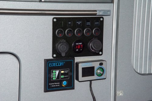 2012 Volkswagen Transporter T28 102 TDI SWB In vendita (immagine 28 di 206)