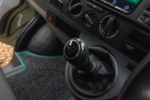 2012 Volkswagen Transporter T28 102 TDI SWB In vendita (immagine 50 di 206)