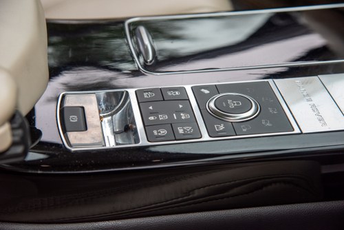 2018 Land Rover Range Rover Vogue SE à venda (imagem 39 de 206)