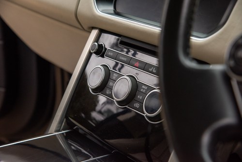 2018 Land Rover Range Rover Vogue SE à venda (imagem 55 de 206)