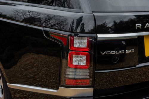 2018 Land Rover Range Rover Vogue SE à venda (imagem 140 de 206)