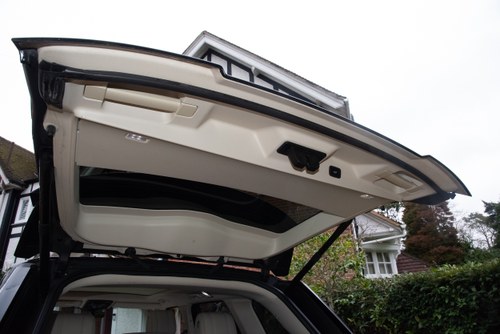 2018 Land Rover Range Rover Vogue SE à venda (imagem 172 de 206)