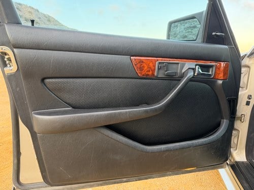 1985 Mercedes-Benz 500SEL (W126) AMG Tribute à vendre (picture 33 of 167)