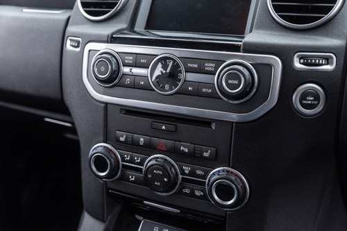 2016 Land Rover Discovery Landmark Edition SD V6 Auto En venta (imagen 47 de 137)