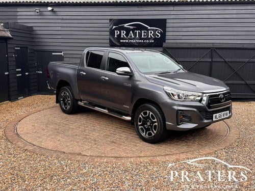 2016 TOYOTA HI-LUX 2.4 D-4D Invincible Pickup Double Cab 4dr In vendita