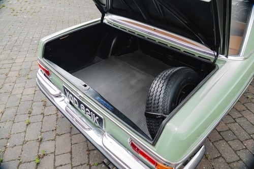 1972 Mercedes-Benz W108 280SE Manual For Sale (picture 52 of 122)