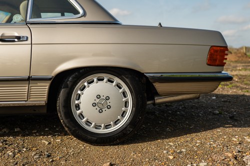 1988 Mercedes-Benz R107 300SL For Sale (picture 48 of 295)