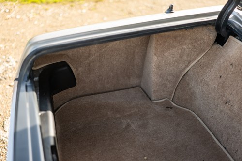 1988 Mercedes-Benz R107 300SL For Sale (picture 131 of 295)