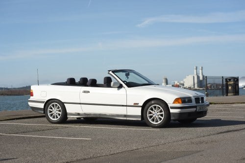 1997 BMW E36 318i Convertible Automatic For Sale (picture 3 of 155)