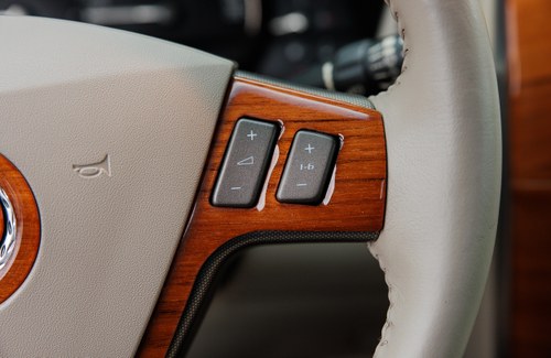 2005 Cadillac XLR 4.6L Roadster LHD For Sale (picture 22 of 47)