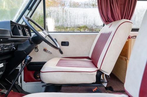 1990 Volkswagen T25 High-Top Autohaus Komet Camper In vendita (immagine 24 di 139)