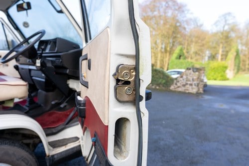 1990 Volkswagen T25 High-Top Autohaus Komet Camper In vendita (immagine 57 di 139)