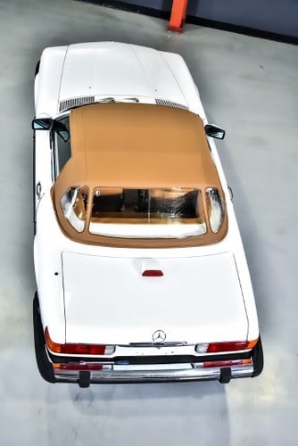 1987 Mercedes-Benz R107 560SL Te koop (foto 33 van 142)