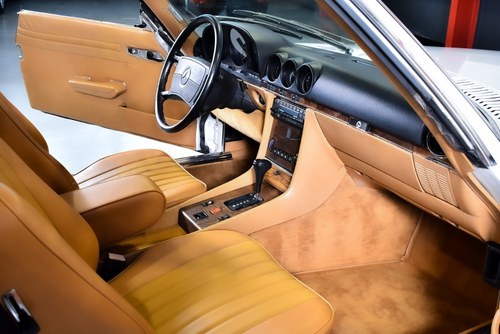 1987 Mercedes-Benz R107 560SL Te koop (foto 72 van 142)