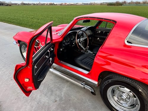 1966 Chevrolet Corvette C2 427CI ‘Big Block’ V8 with 5spd Manual For Sale (picture 13 of 66)