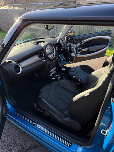 2006 MINI John Cooper Works Te koop (foto 24 van 50)