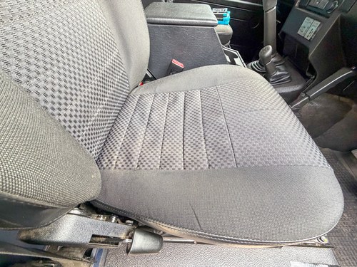 2010 Land Rover Defender 110 till salu (bild 23 av 212)