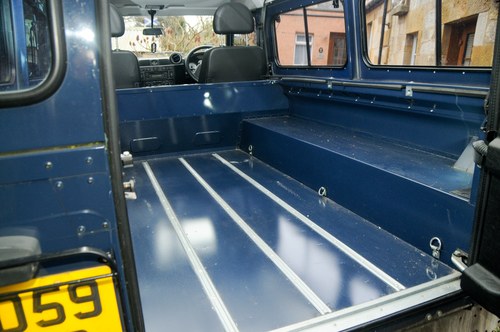 2010 Land Rover Defender 110 till salu (bild 82 av 212)