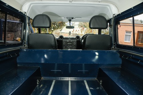 2010 Land Rover Defender 110 till salu (bild 44 av 212)