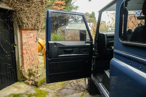 2010 Land Rover Defender 110 till salu (bild 50 av 212)