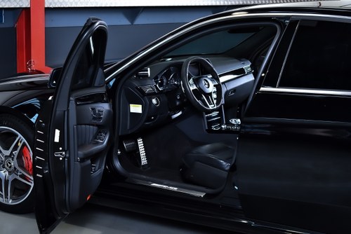 2012 Mercedes-Benz E63 AMG Sedan 5,5L V8 till salu (bild 31 av 118)