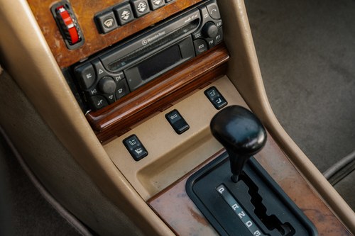 1990 Mercedes-Benz C126 560SEC à venda (imagem 27 de 177)