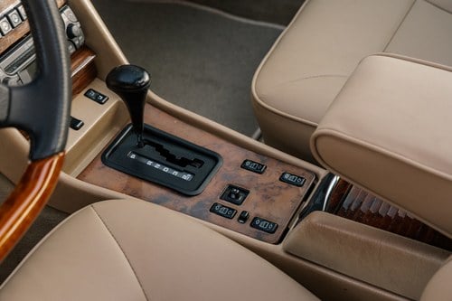 1990 Mercedes-Benz C126 560SEC à venda (imagem 35 de 177)