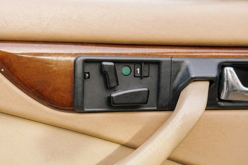 1990 Mercedes-Benz C126 560SEC à venda (imagem 40 de 177)