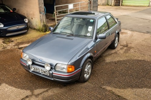 1985 Ford Escort XR3i In vendita (immagine 18 di 216)