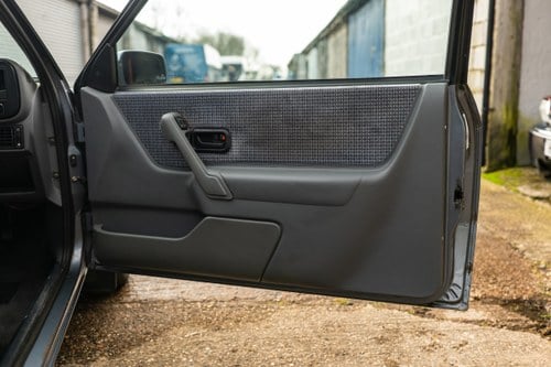 1985 Ford Escort XR3i In vendita (immagine 52 di 216)