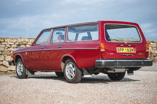 1974 Volvo 145 DL 32,650 miles from new For Sale (picture 4 of 177)