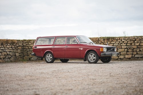 1974 Volvo 145 DL 32,650 miles from new For Sale (picture 12 of 177)
