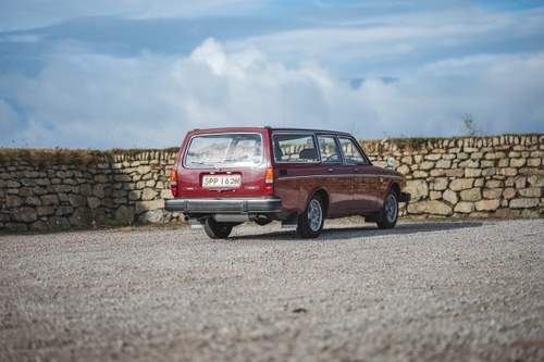 1974 Volvo 145 DL 32,650 miles from new For Sale (picture 18 of 177)