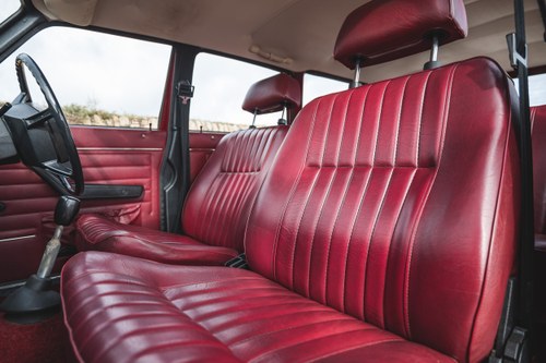 1974 Volvo 145 DL 32,650 miles from new For Sale (picture 27 of 177)