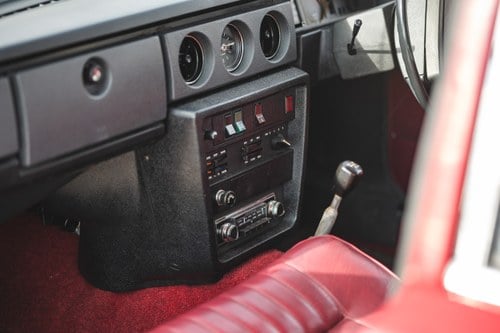 1974 Volvo 145 DL 32,650 miles from new For Sale (picture 39 of 177)