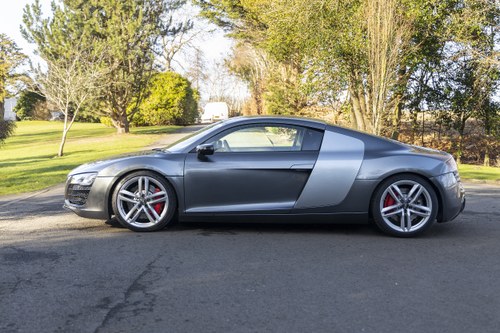2013 Audi R8 Type 42 4.2L V8 FSI Quattro Coupe till salu (bild 7 av 93)