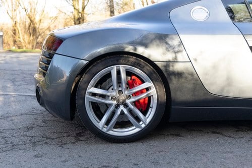 2013 Audi R8 Type 42 4.2L V8 FSI Quattro Coupe till salu (bild 11 av 93)