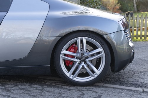 2013 Audi R8 Type 42 4.2L V8 FSI Quattro Coupe till salu (bild 12 av 93)