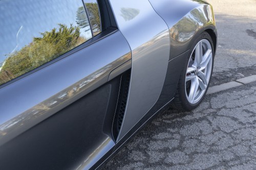 2013 Audi R8 Type 42 4.2L V8 FSI Quattro Coupe till salu (bild 59 av 93)