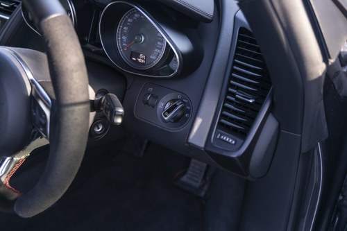 2013 Audi R8 Type 42 4.2L V8 FSI Quattro Coupe till salu (bild 31 av 93)